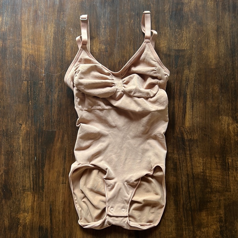 SKIMS NEW Sculpting Bodysuit Brief with Snaps NWOT